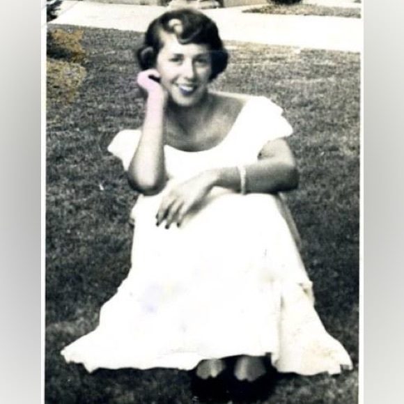 Meet your Posher, Lynn - Picture 4 of 10